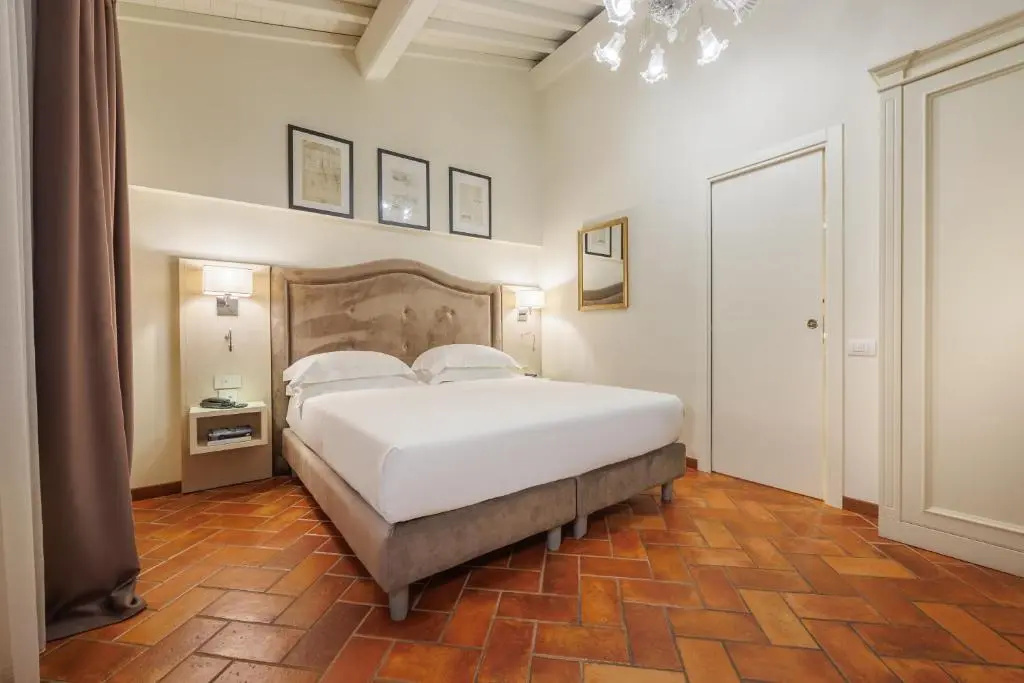 Double room (full double bed)