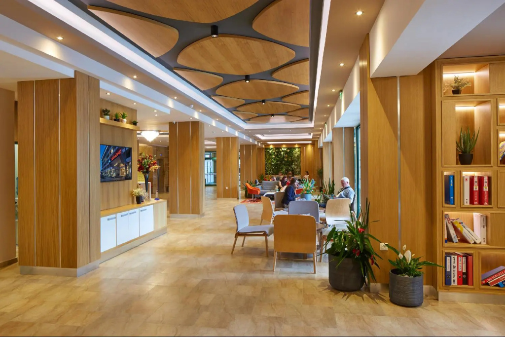 Lobby & Reception