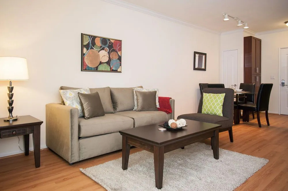 Sunshine Suites at 909 West Temple Street - Général