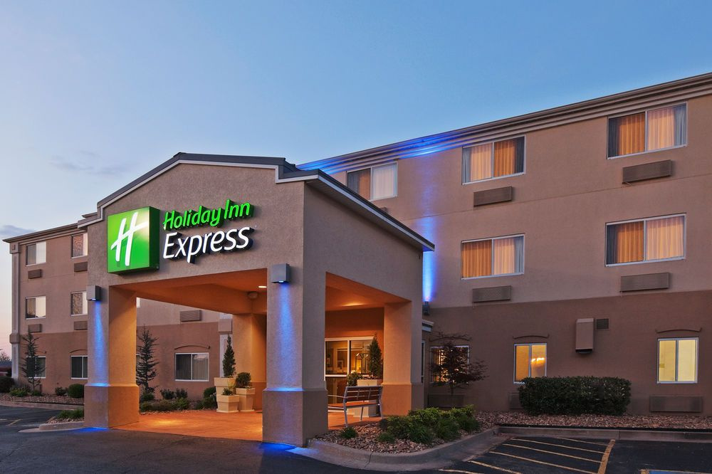 Holiday Inn Express Tulsa-Woodland Hills