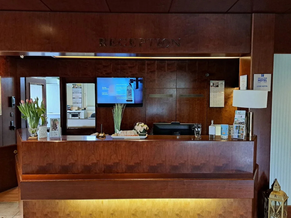 Lobby & Reception