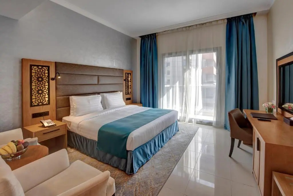 Deluxe Studio Apartment
