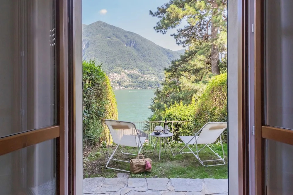 OC Lake Love in Laglio