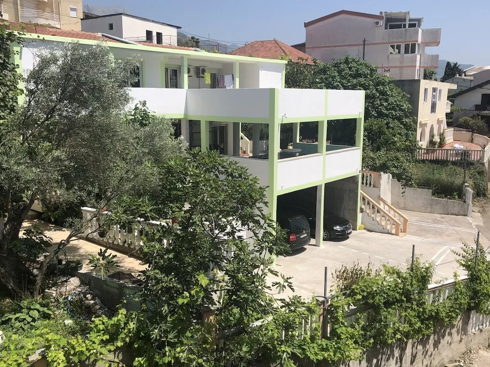 Green Villa