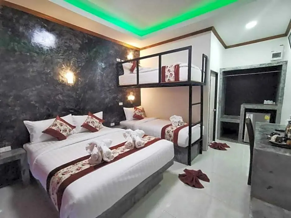 Family Deluxe Suite