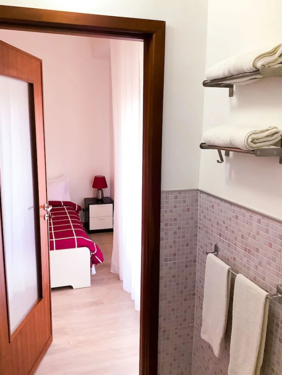 Classic Double room with city view (full double bed)