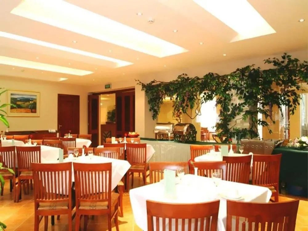 Food & Beverage