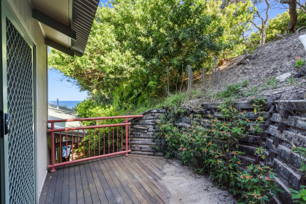 MAIN STAY - 100m to patrolled beach, pool, wifi, close to cafes