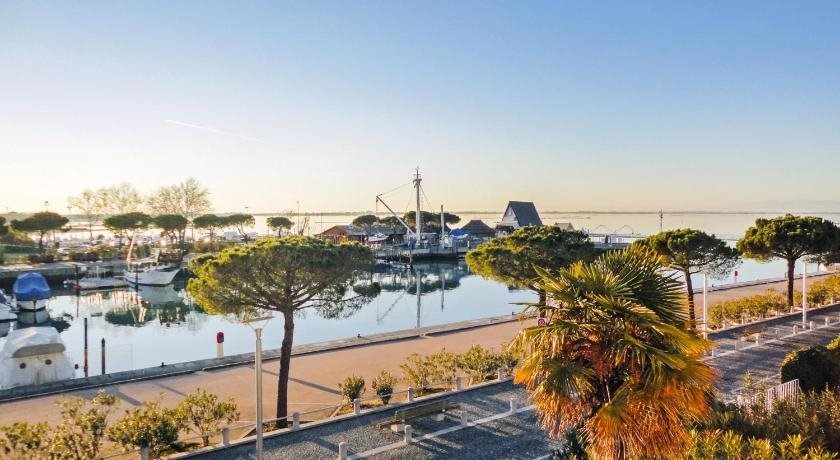 Beach & Waterfront