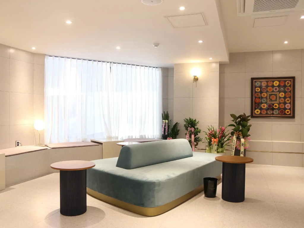 Deluxe Studio