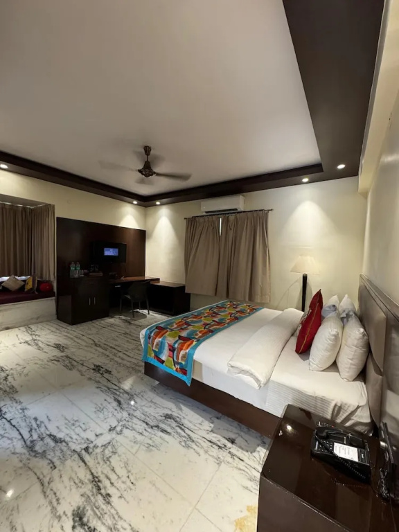 Deluxe Double room with mountain view (full double bed)