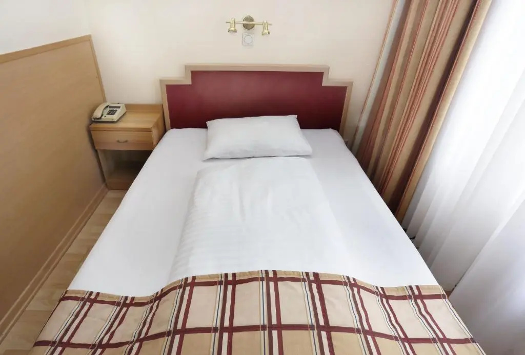 Continental Hotel-Pension - Chambres