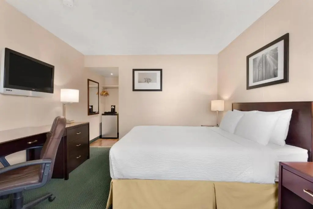 Double Suite (full double bed)