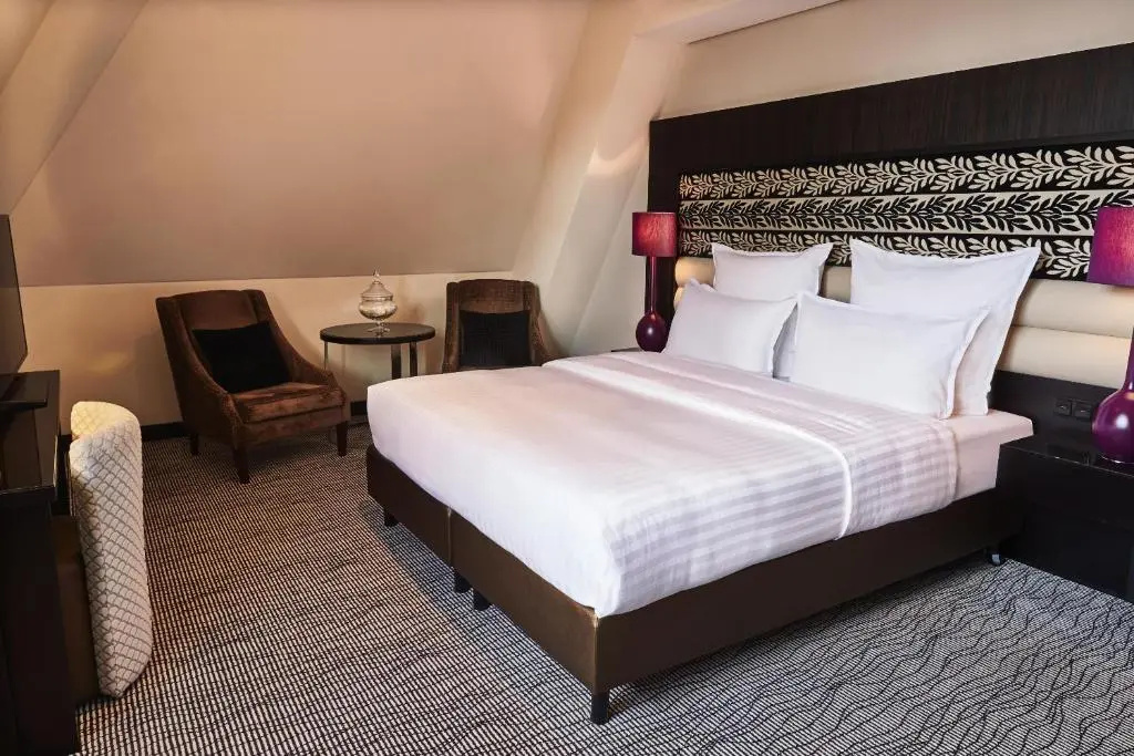 Steigenberger Icon Grandhotel Handelshof - Chambres