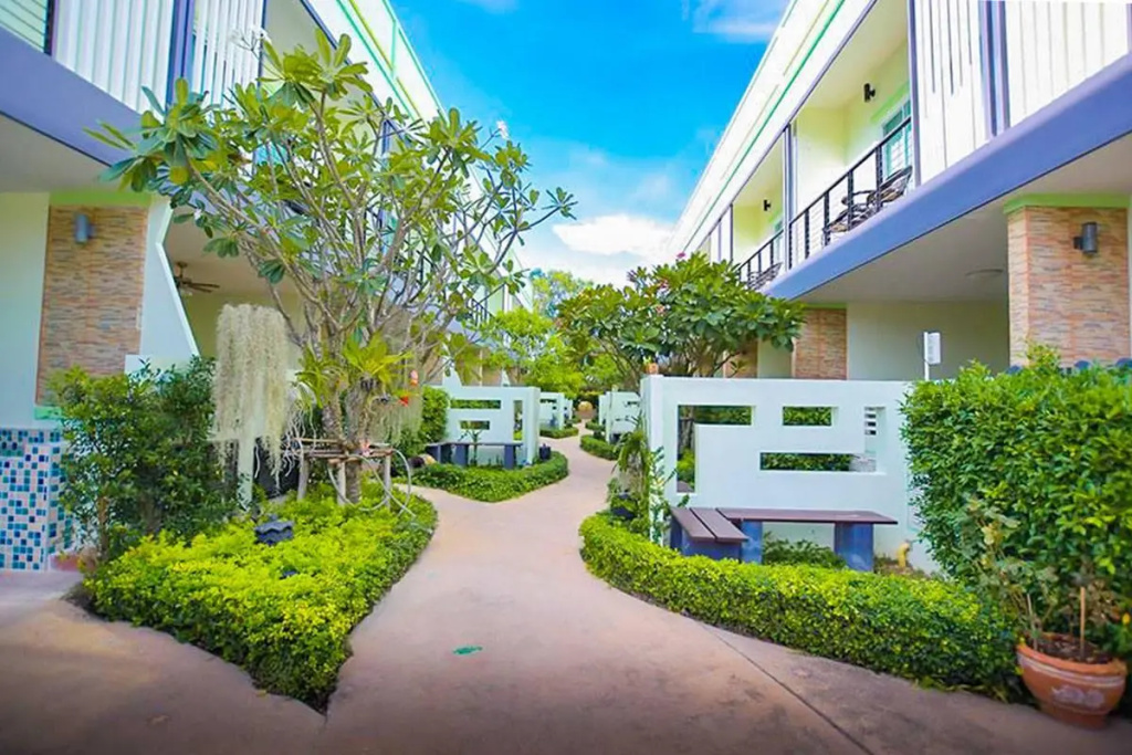 2 Bedrooms Apartment