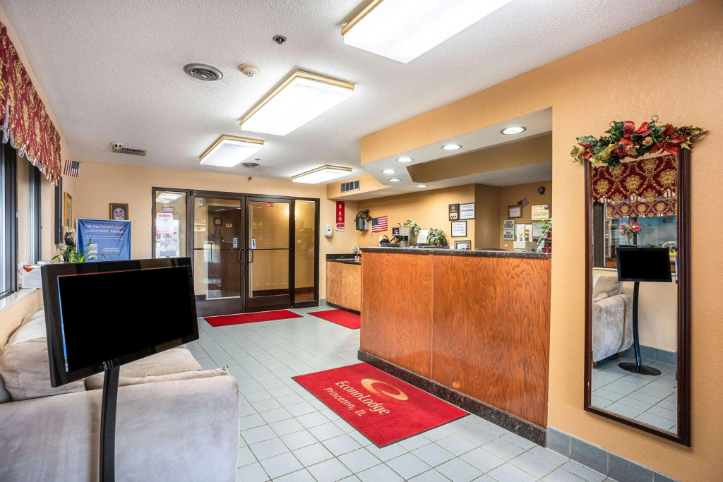 Lobby & Reception
