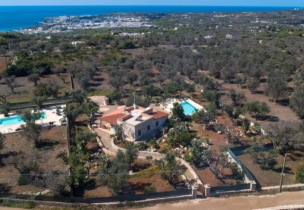 2518 Villa del Cavaliere by Barbarhouse