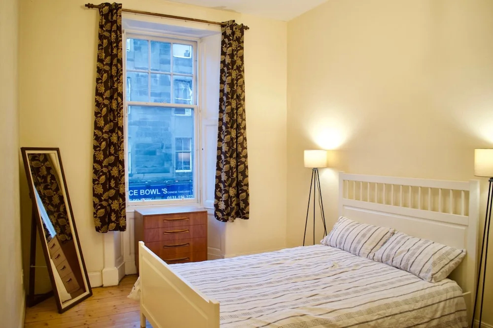 1 Bedroom Property in Leith