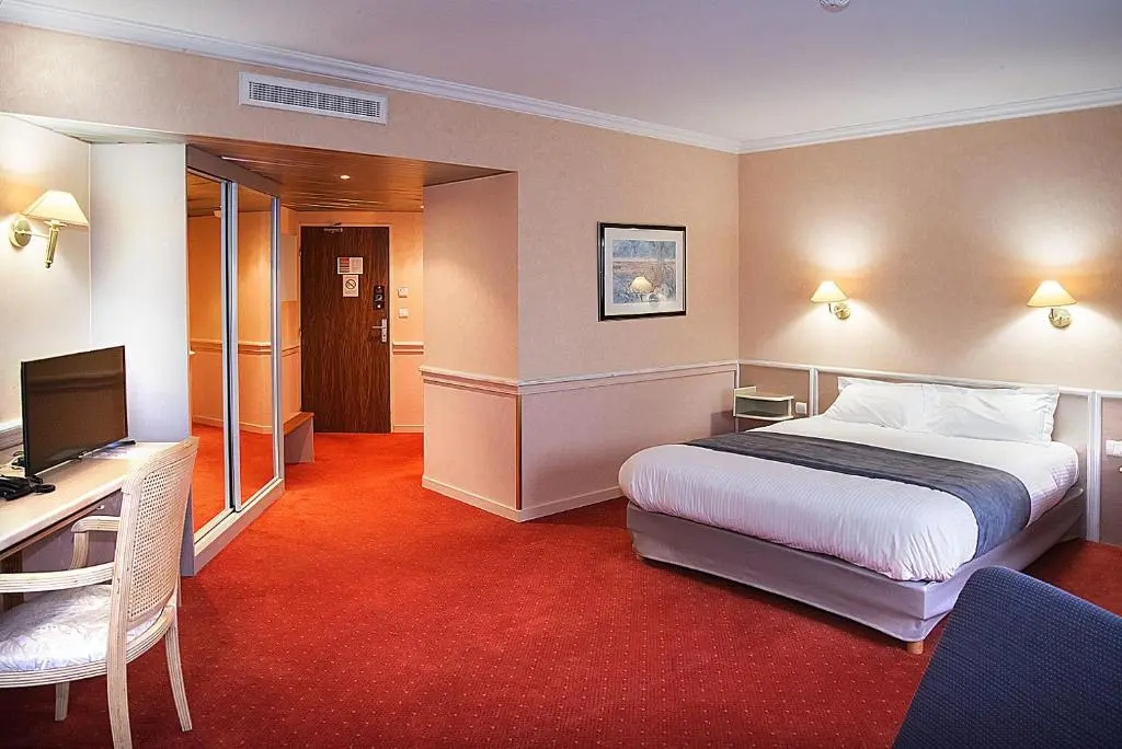 Logis Lyon Est - Chambres