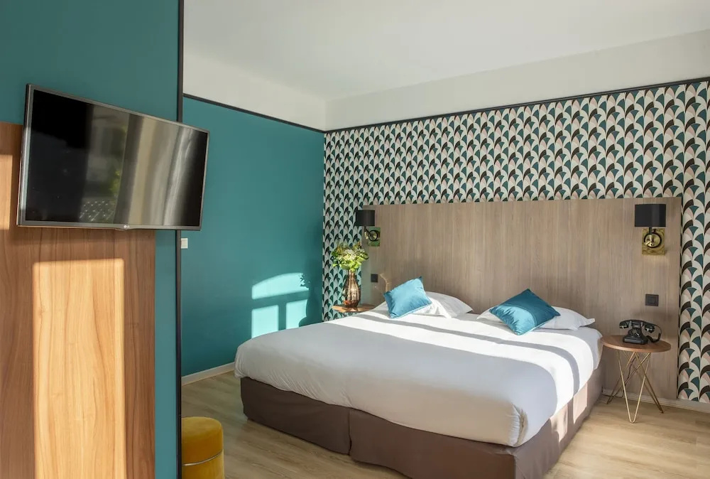 Classic Double room (full double bed)