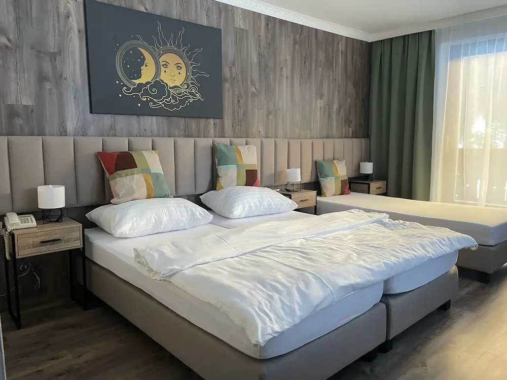 Standard Triple room