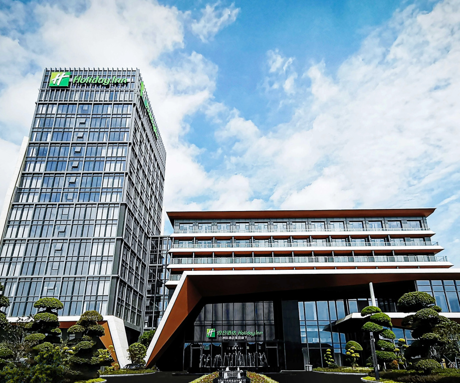 Holiday Inn Wuhan Houguan Lake by IHG