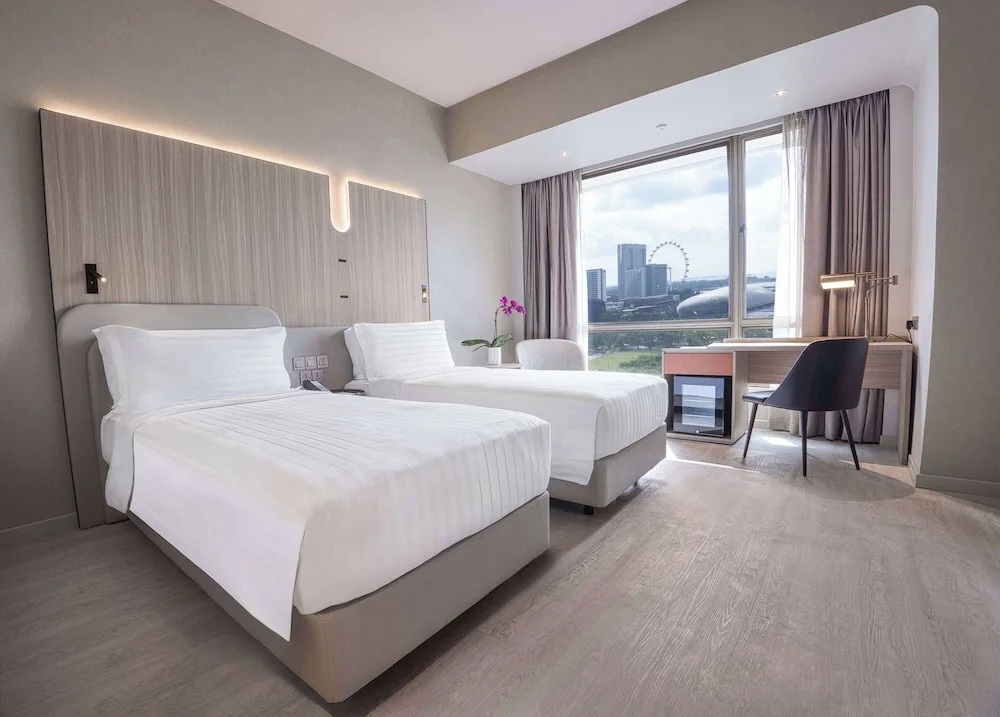 Wyndham Singapore Hotel Room Type - Premier King Room with Marina Bay View