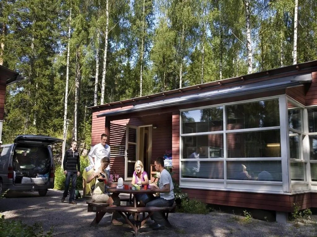 2 Bedrooms Cottage
