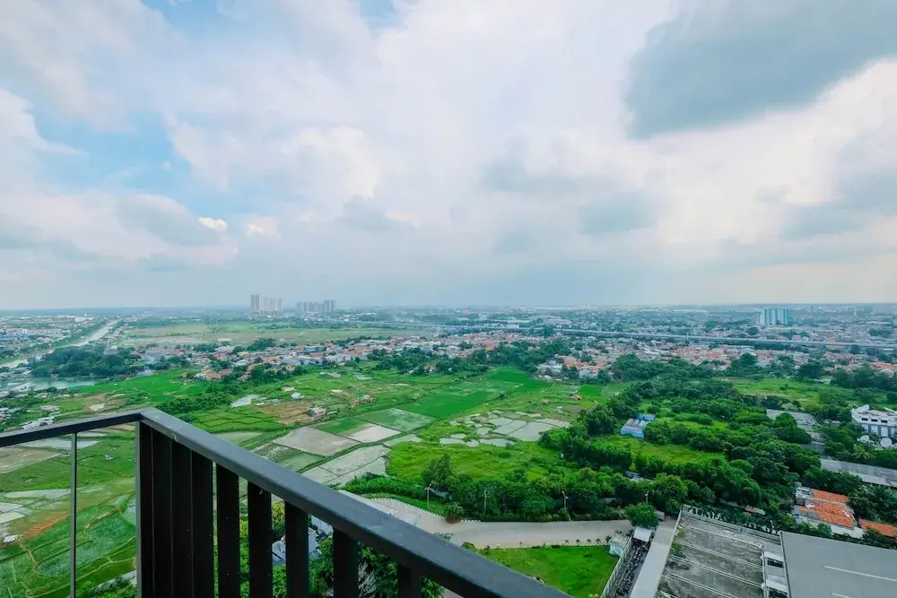 Trendy and Spacious Studio Azalea Suites Apartment