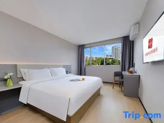 Deluxe Double room (full double bed)