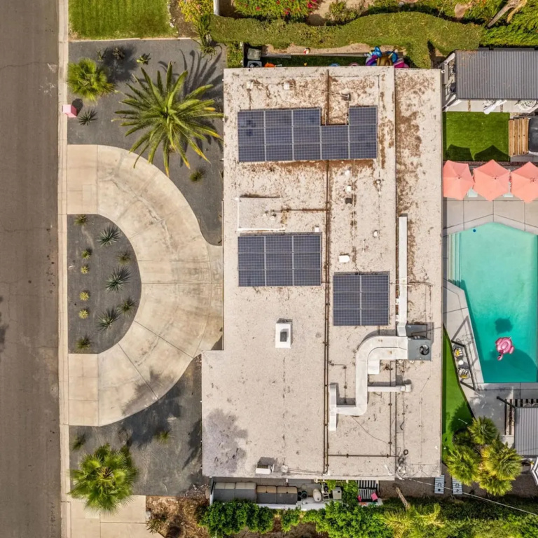 The Beverly - Pool Spa Fire Pits Putting Green