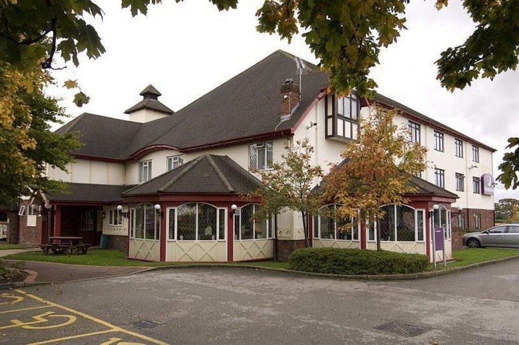 Premier Inn Wirral (Two Mills) hotel image