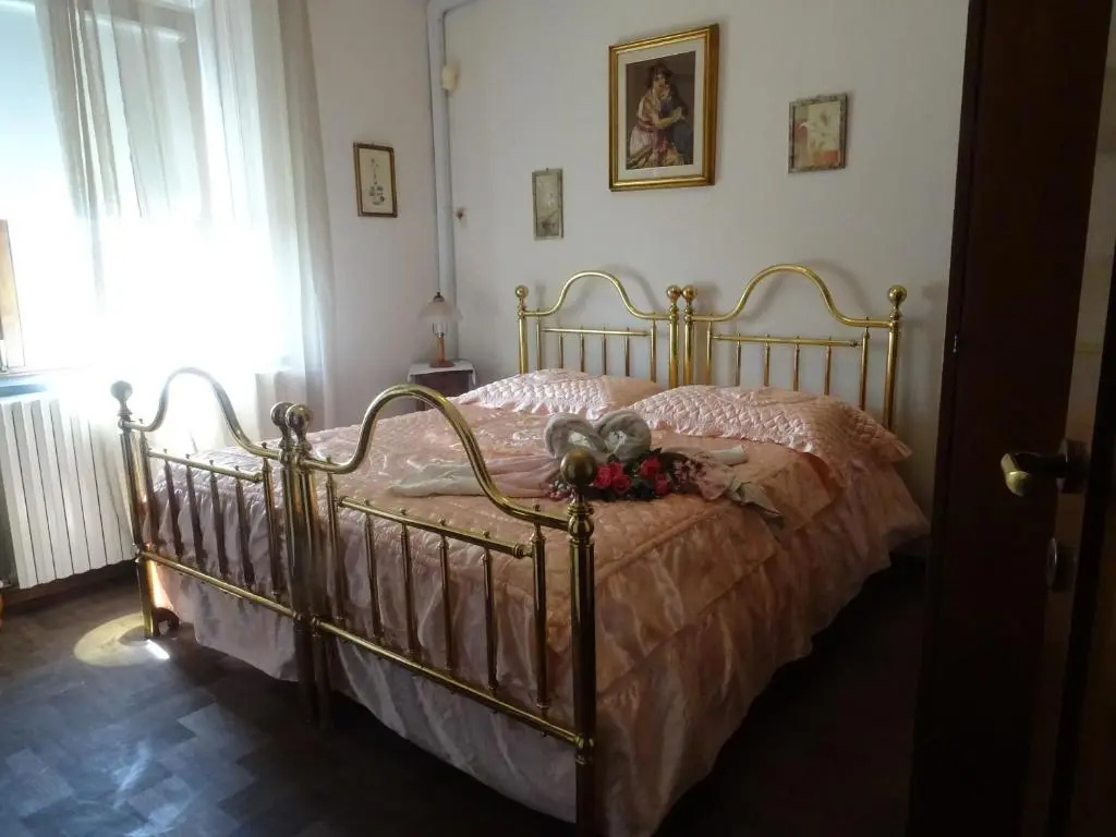 Standard Double room with pool view (full double bed)