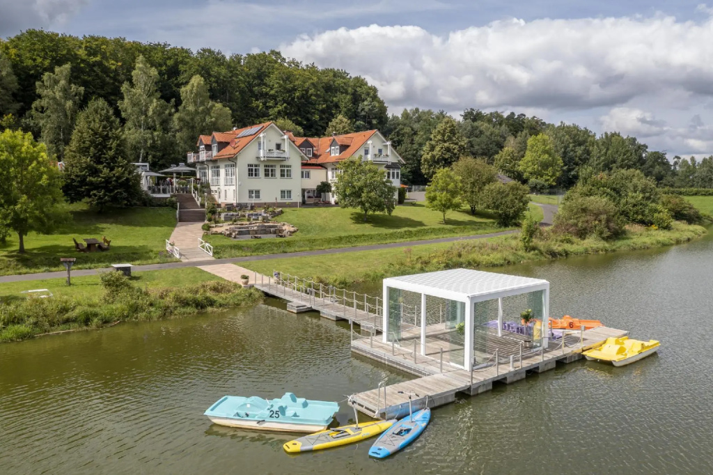 Beach & Waterfront