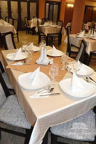 Food & Beverage