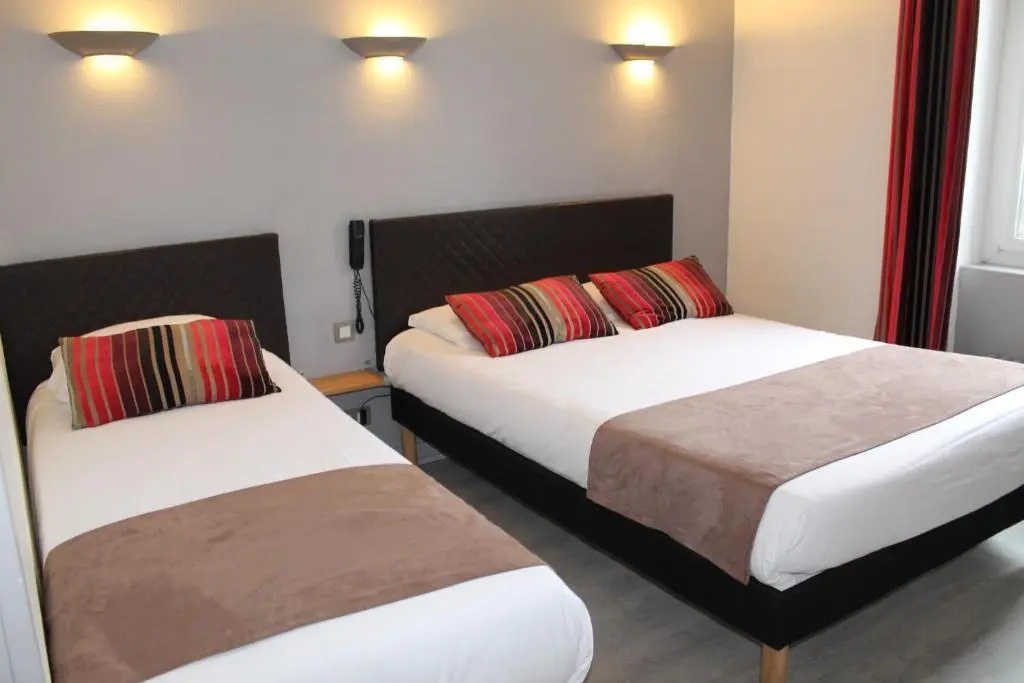 Standard Triple room