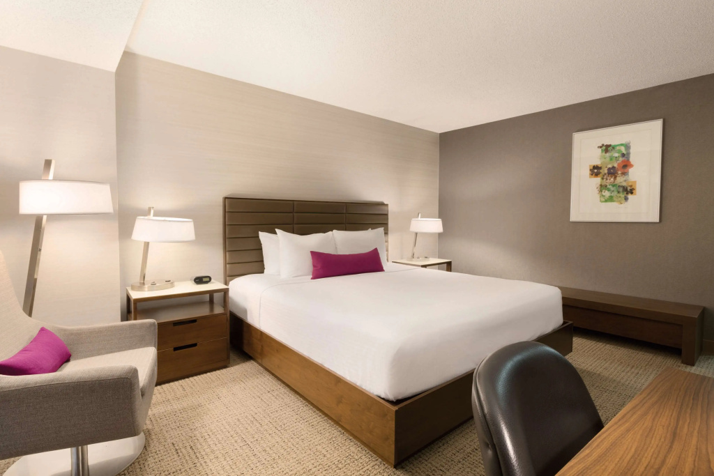 Coast Edmonton Plaza Hotel by APA - Chambres