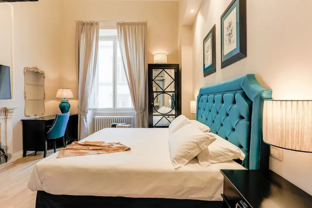 Standard Double room with city view (full double bed)