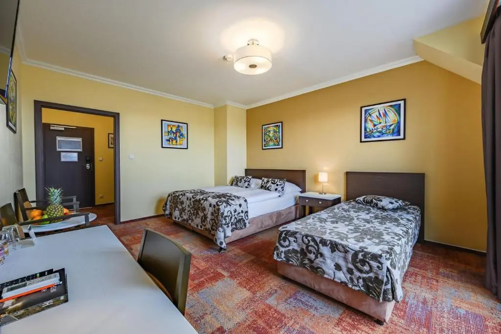 Standard with Water World Access Triple room