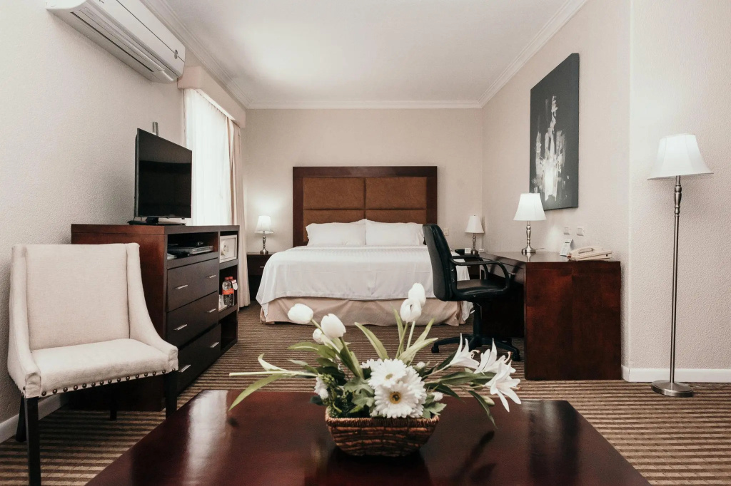 Master Double Suite (full double bed)