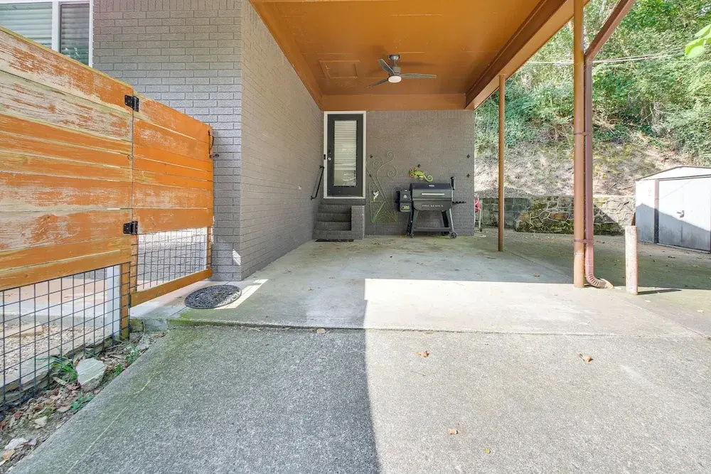 Walk to Bathhouse Row: Dog-friendly Home! - фото 9