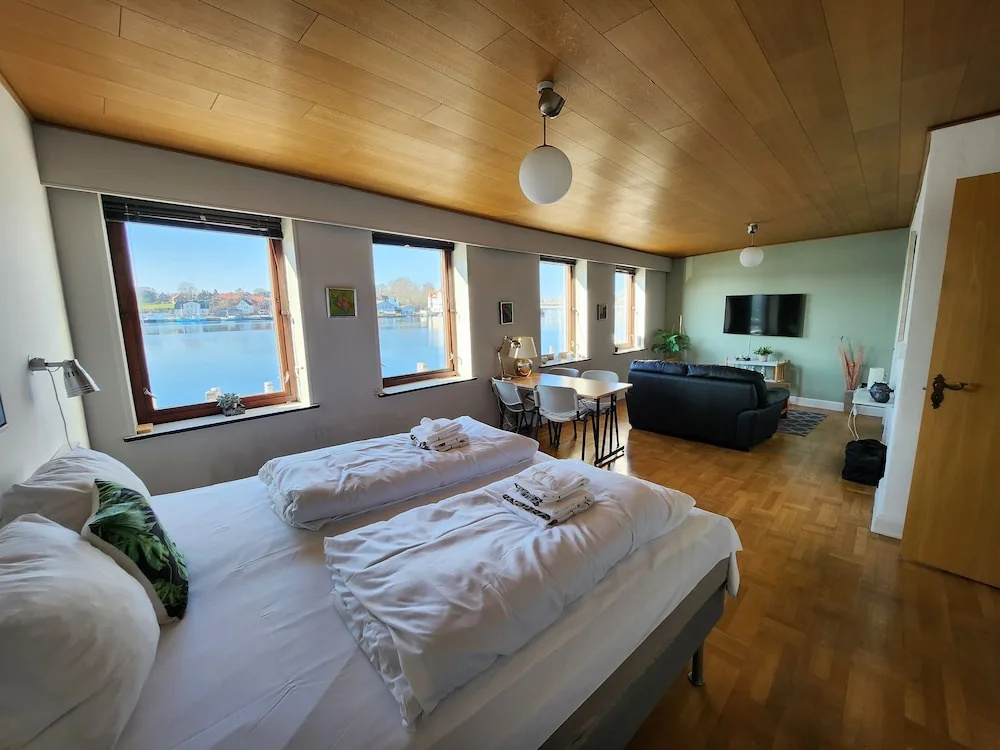 Economy room