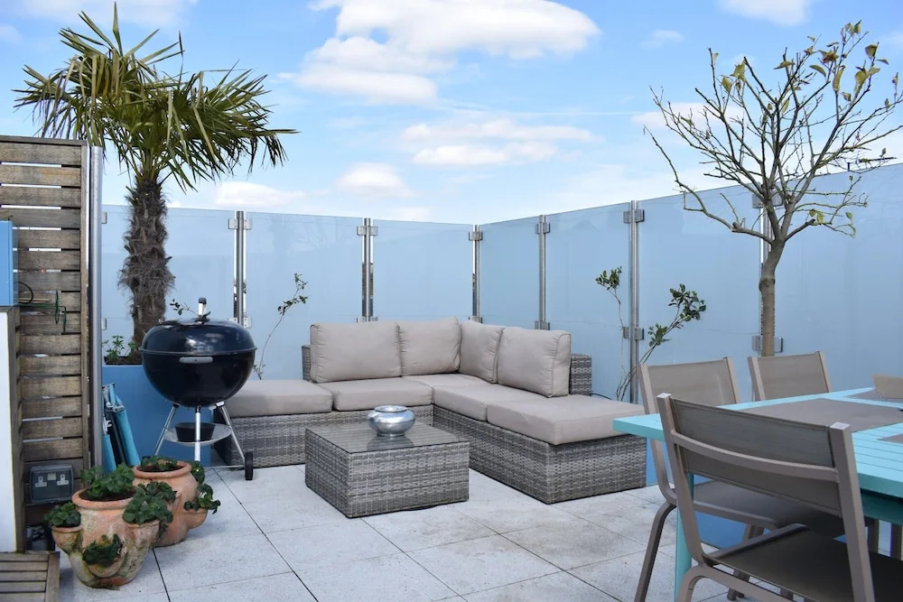 2 Bedroom Apartment In London With Roof Top