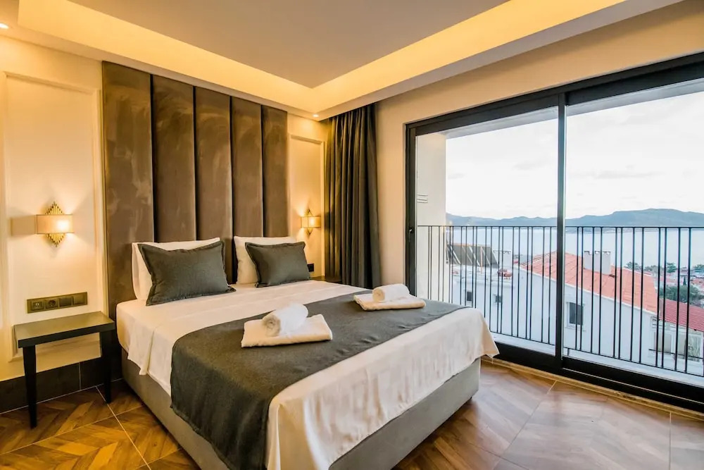 Двухместный номер Standard с частичным видом на море двуспальная кровать в Kas Pier Hotel
