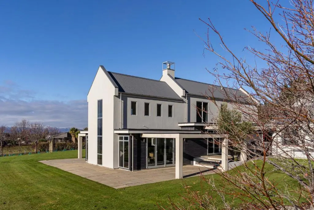 Elderberry Elegance - Wanaka Holiday Home