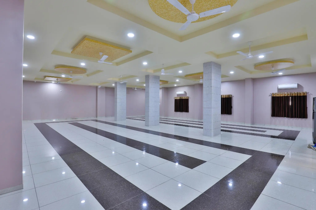 Lobby & Reception