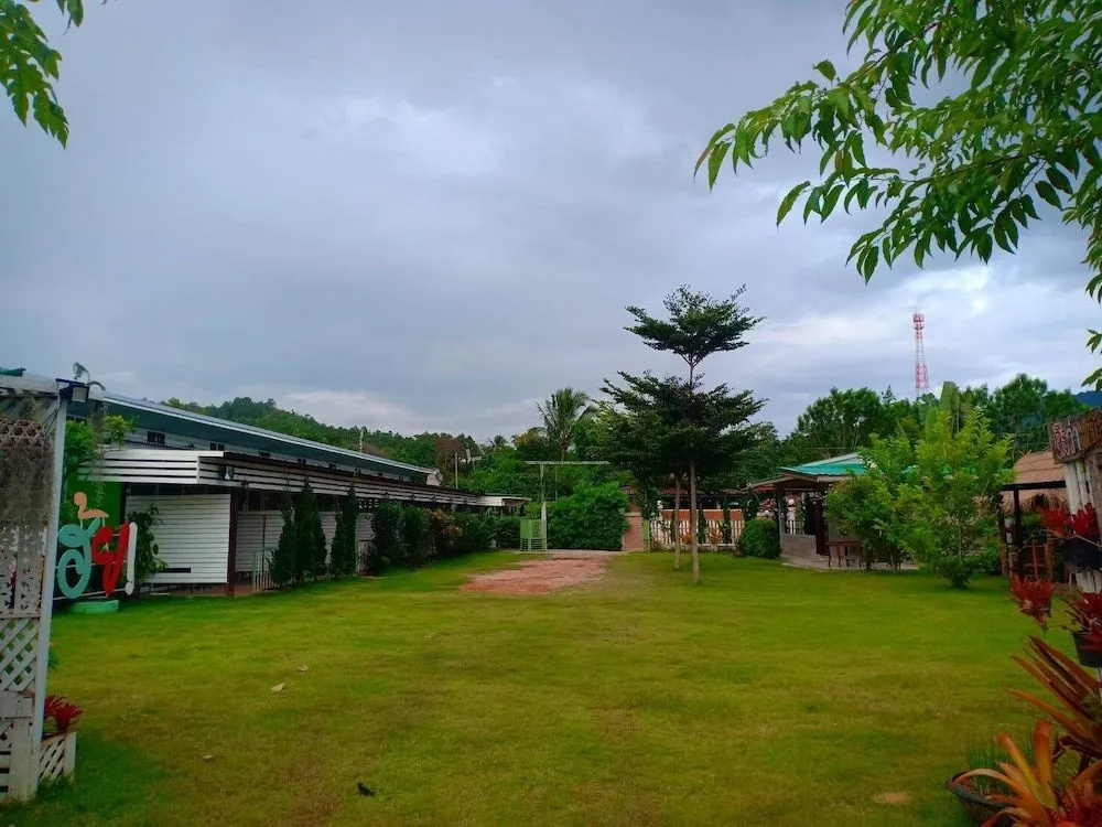 Thong Hug House Resort