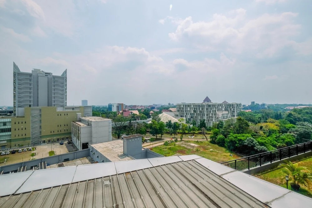 Comfortable Studio Apartment at Park View Condominium near Mall