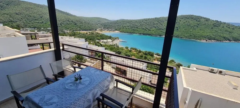 Amazing Flat w Shared Pool Near Beach in Milas