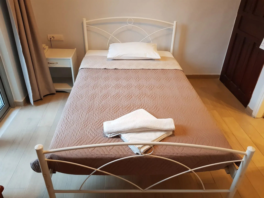 Economy room